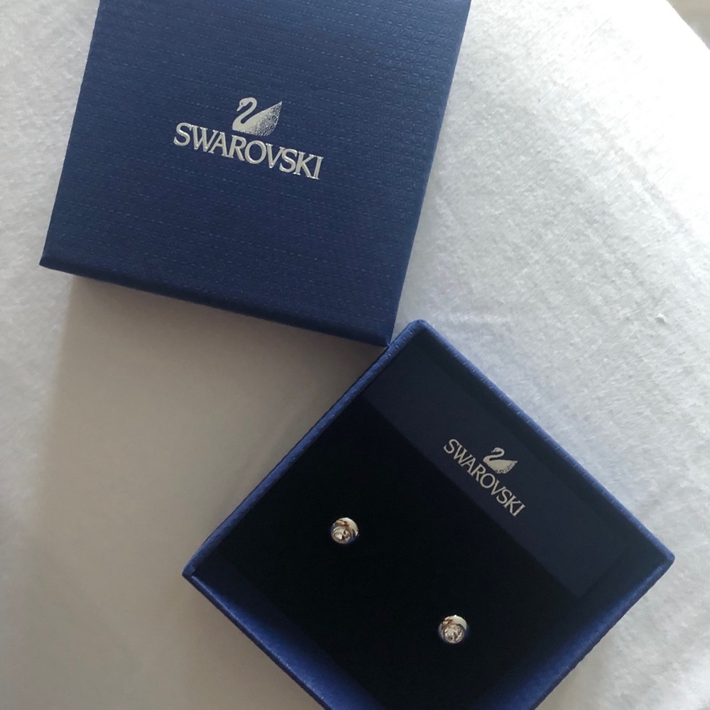 SWAROVSKI STUDS 💎